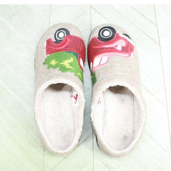 LL Bean Tan Wool Slip On Red Truck Motif Daybreak Slipper Scuffs Size 6 M - Picture 6 of 9